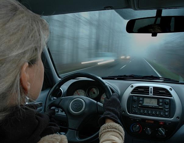 Trotz schlechter Wetterbedingungen kann Autofahrer den Stress minimieren. Foto: GTUE/auto-reporter.net